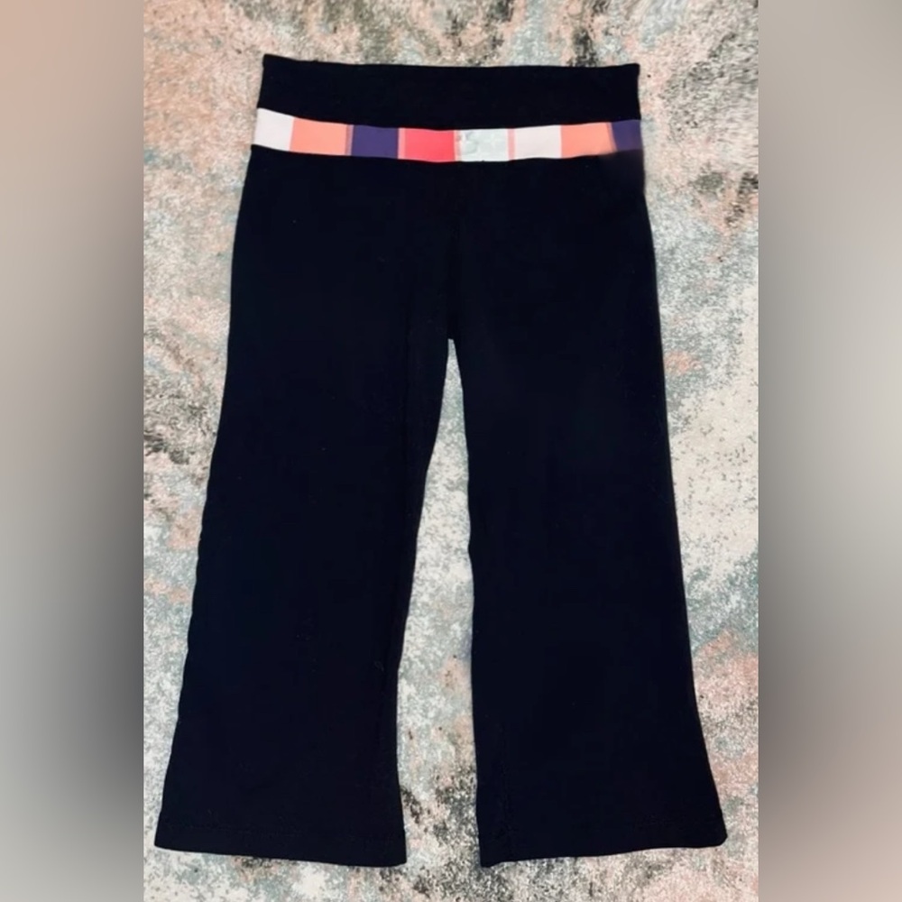 LULULEMON || Groove Reversible Capri in Black + Rainbow Band Leggings - SZ 6